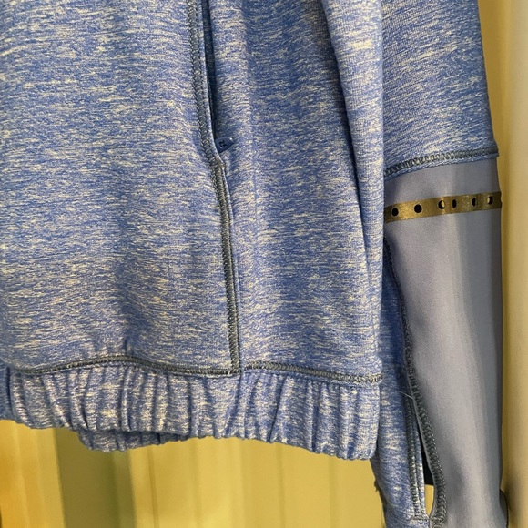 Women’s Lululemon Blue quarter zip run top- 10 - Picture 2 of 6